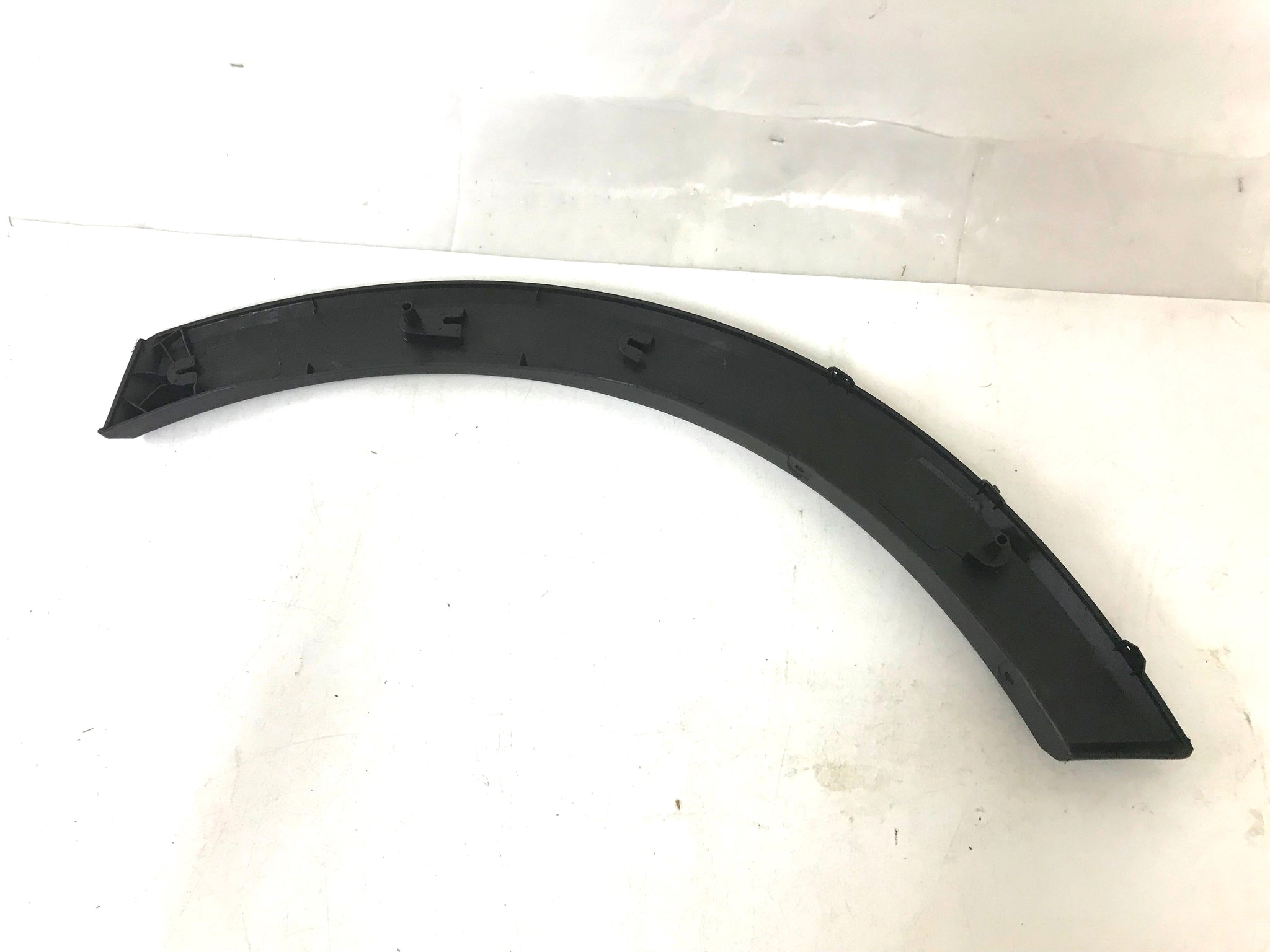 2015 2016 2017 2018 2019 2020 2021 2022 Ford Transit 150 250 350 350HD  Flare Molding Front Fender Left Side